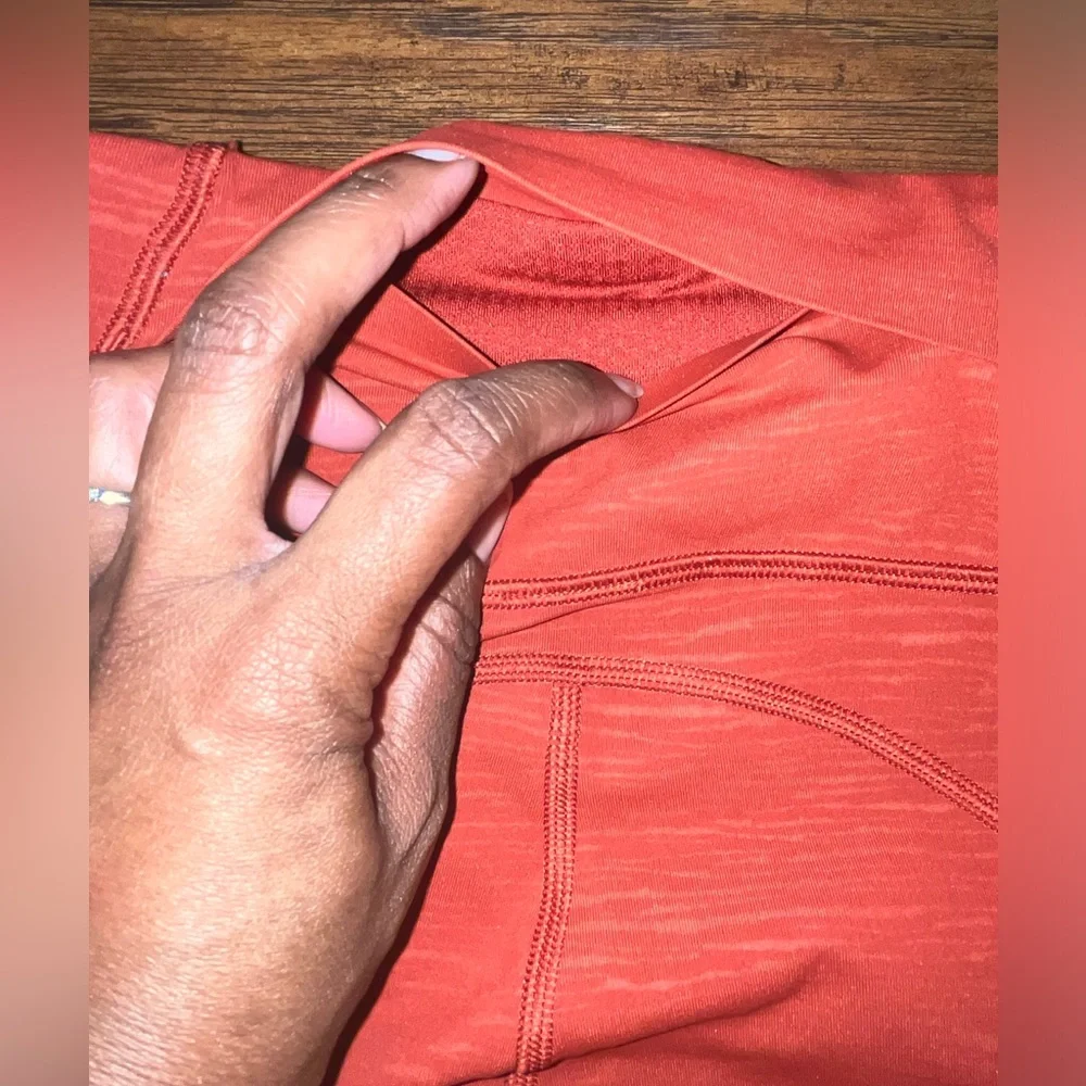 🍋 LIKE NEW Lululemon Time To Sweat Crop *23" - Stride Emboss Cayenne - Sz 6 - Picture 5 of 17